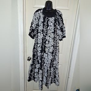 Black & White Floral Muumuu | Dress - Classic Women's Dress